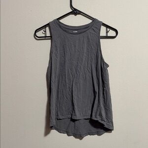 Women’s gray Old Navy tank top duo